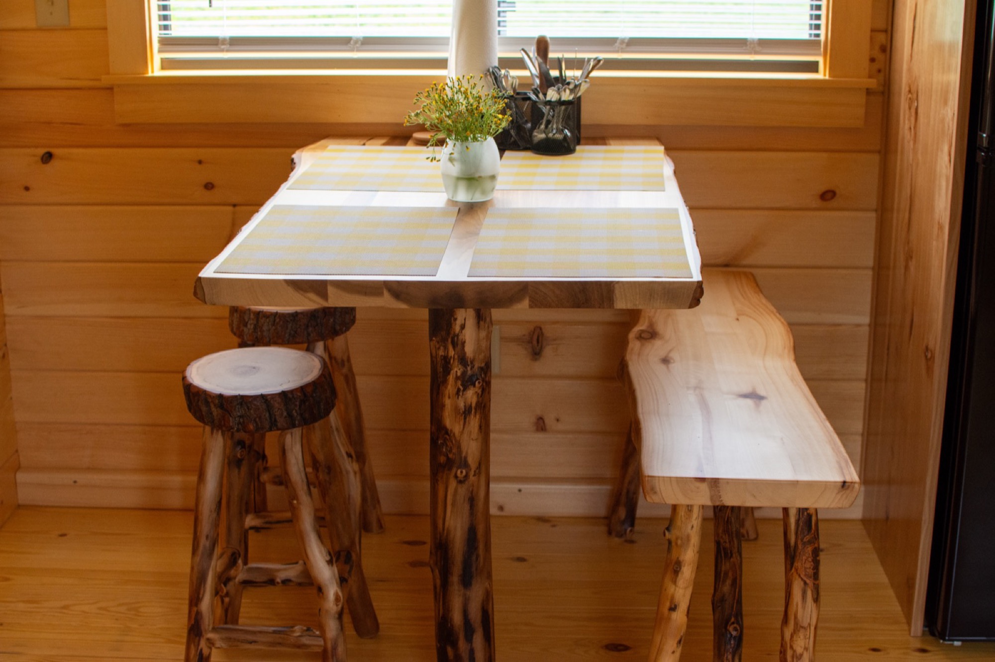 Kitchen amenities